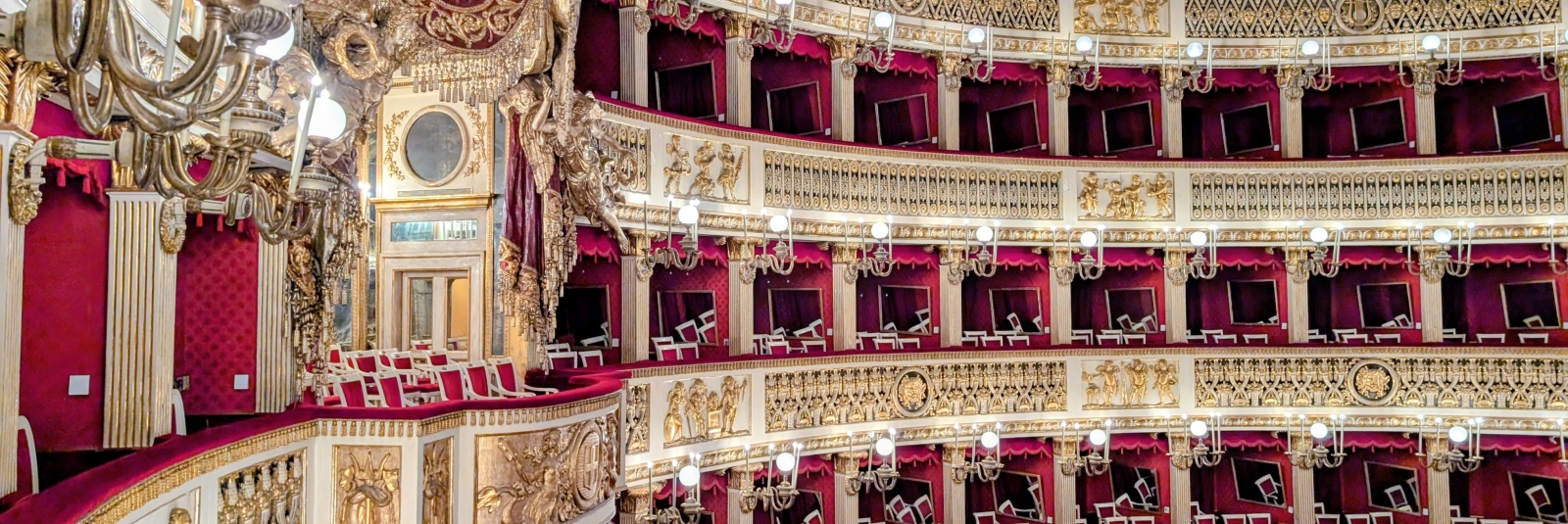 Teatrul San Carlo din Napoli