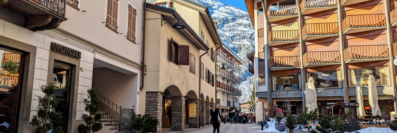 Courmayeur, capitala turismului montan din Valea Aosta