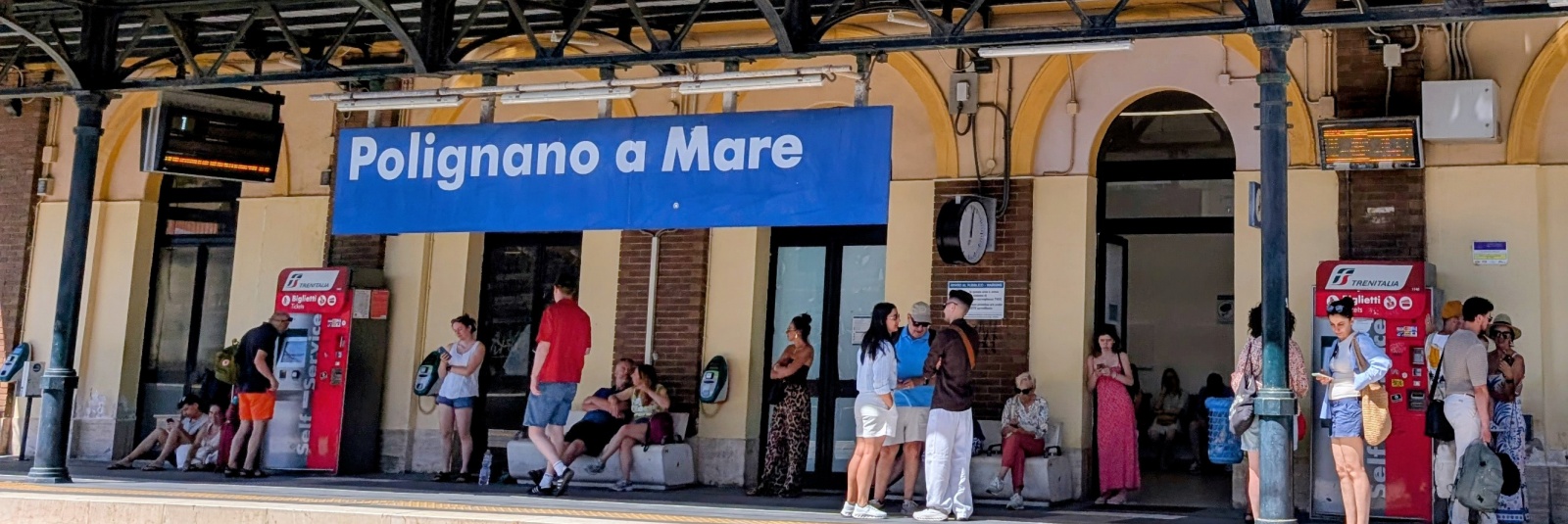 Cum ajungi de la Bari la Polignano a Mare?