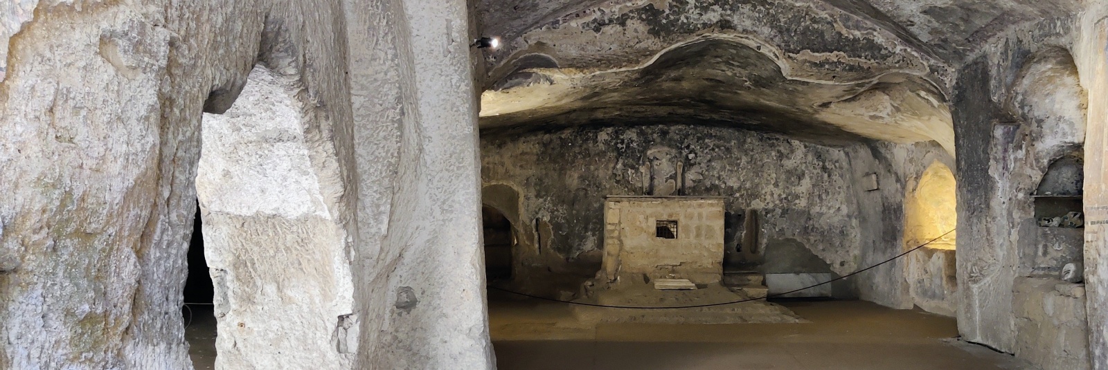 Catacombele din Napoli (San Gennaro și San Gaudioso)