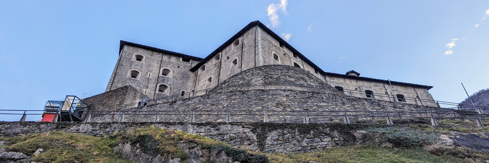 Vizită la cetatea Forte di Bard din Valea Aosta