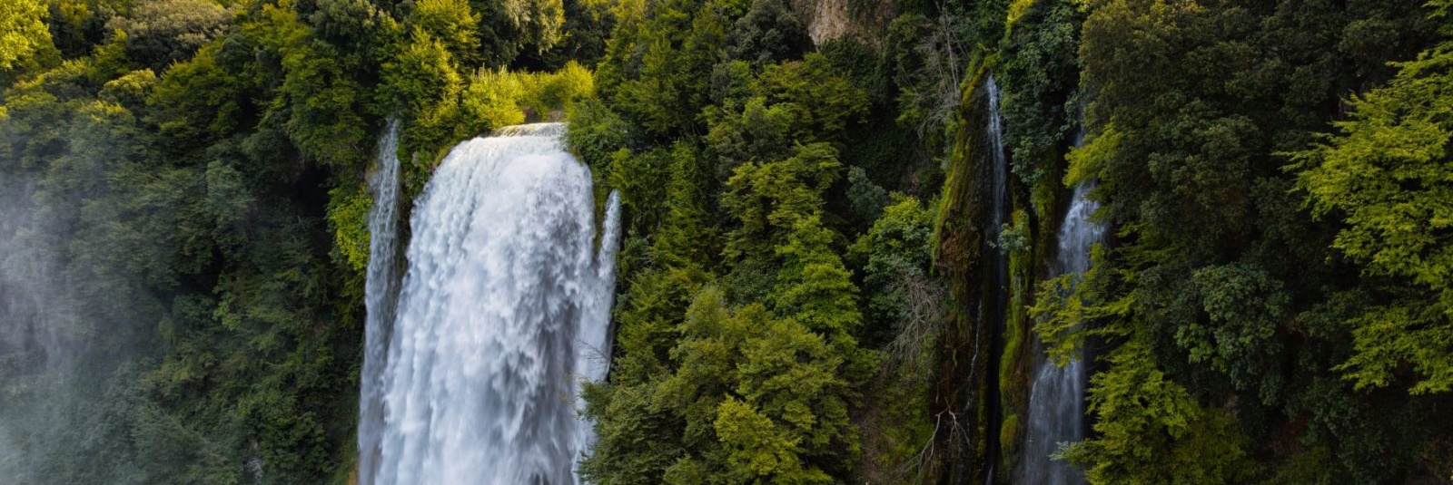 Drumeție ghidată în Umbria, la Cascada delle Marmore