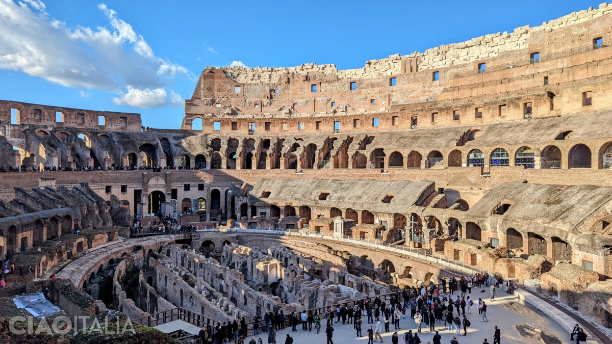 Biletul 24h îți permite accesul la primele două niveluri ale Colosseumului.