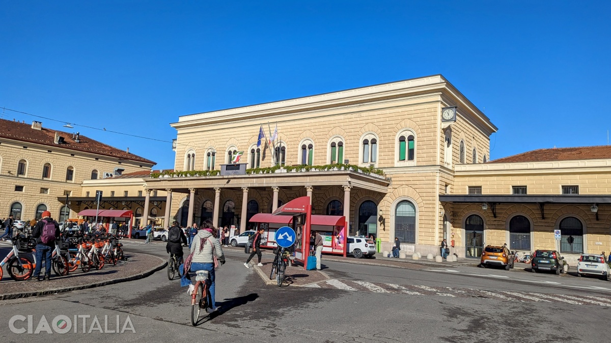 Gara Centrală din Bologna