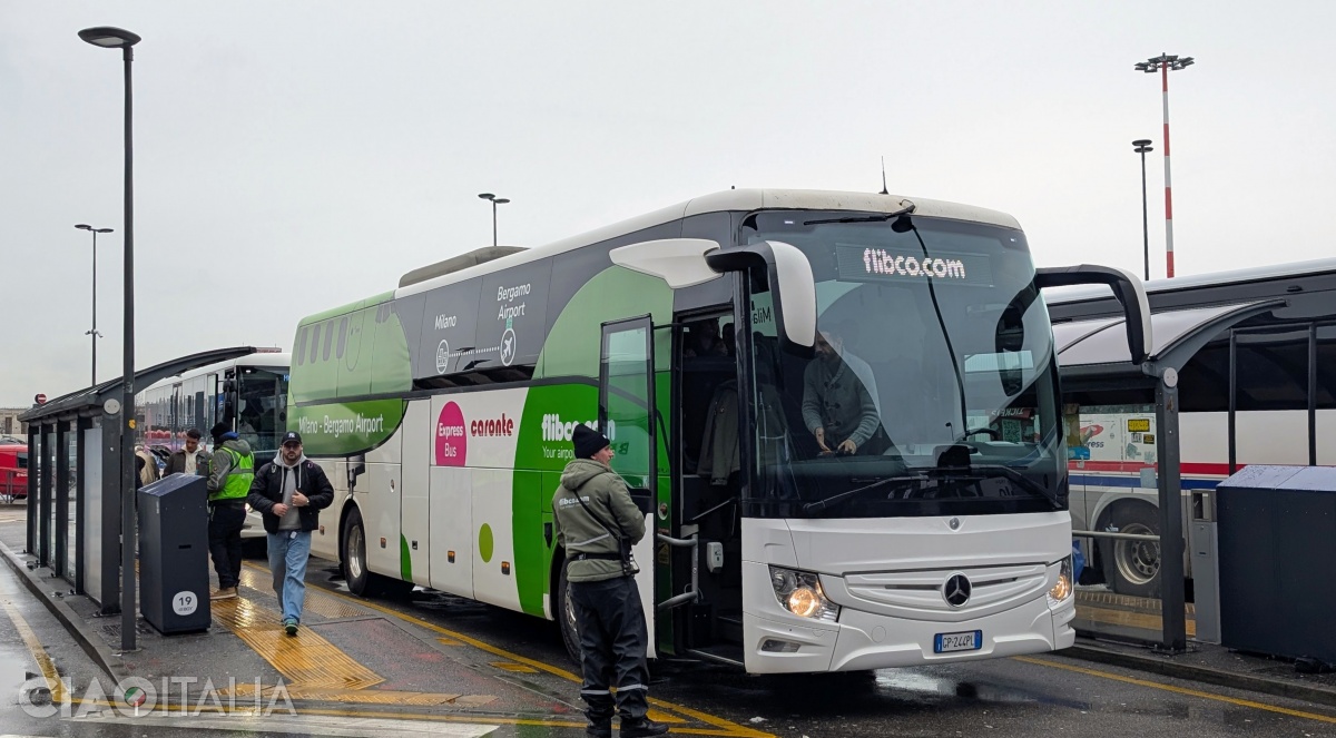 Pentru transportul aeroport Bergamo-Milano cu autocare Flibco, este bine să cumperi biletele din timp.