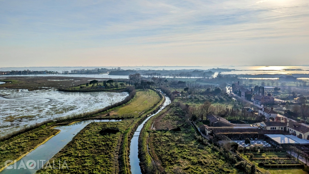 Diferite canale brăzdează suprafața insulei Torcello.