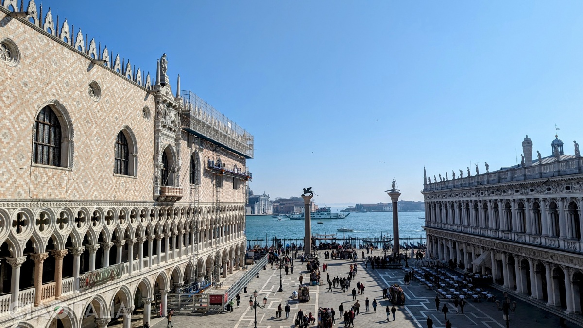 Vederea din Loggia dei Cavalli către Piazzetta San Marco