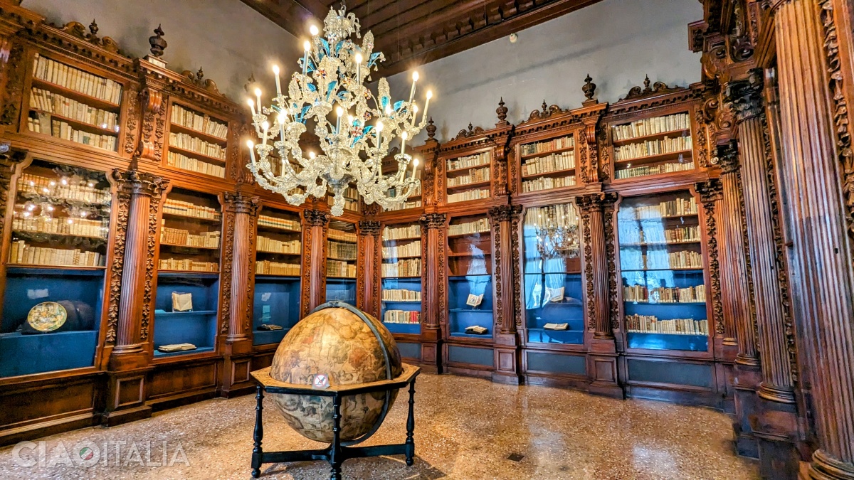 Biblioteca Pisani din Muzeul Correr