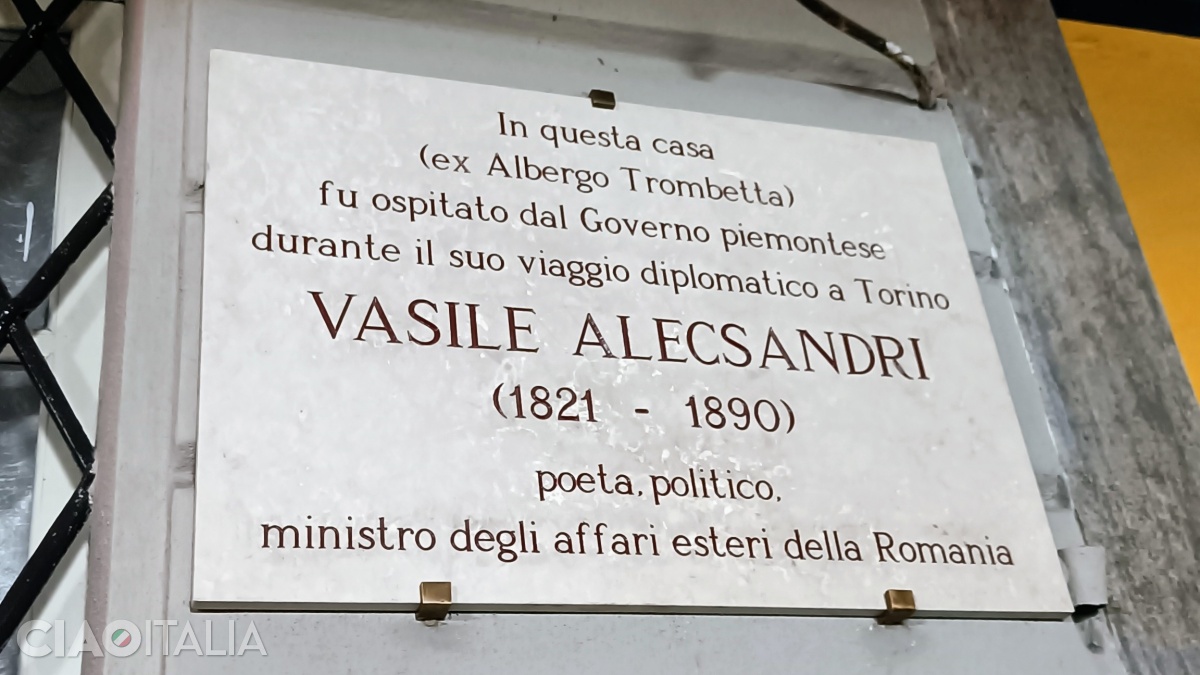 Plăcuța care amintește de trecerea lui Vasile Alecsandri prin Torino.