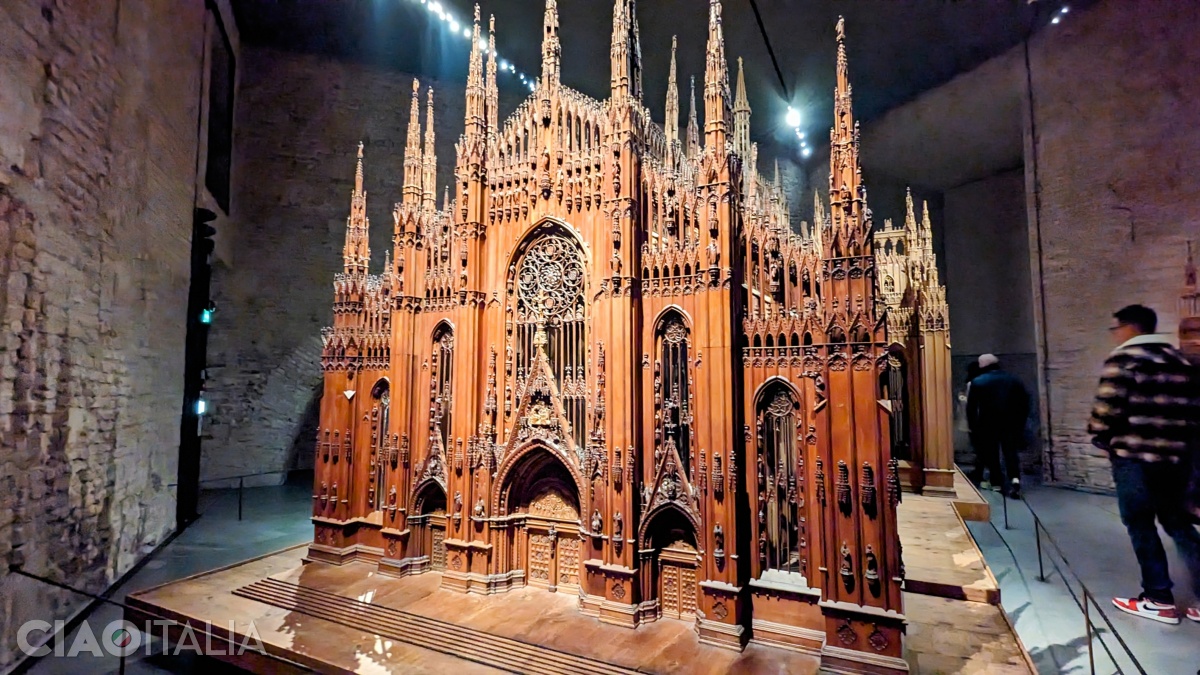 Macheta din lemn a Domului din Milano