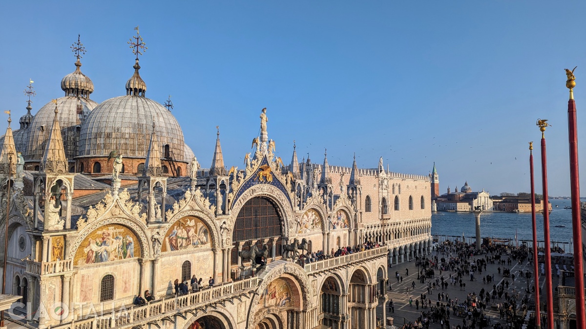 Bazilica San Marco este unul dintre obiectivele de vizitat în Veneția.
