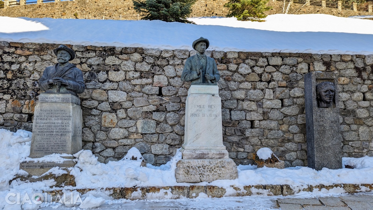 Monumentul Alpiniștilor