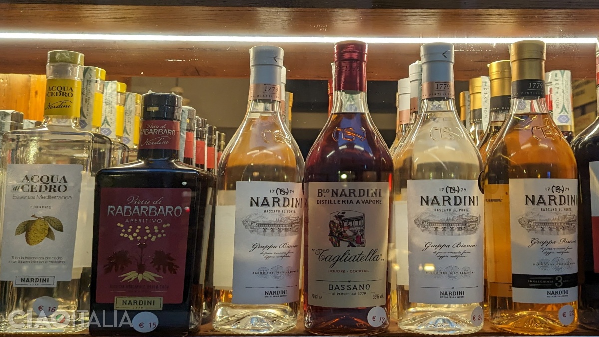 Nardini produce diferite lichioruri și distilate