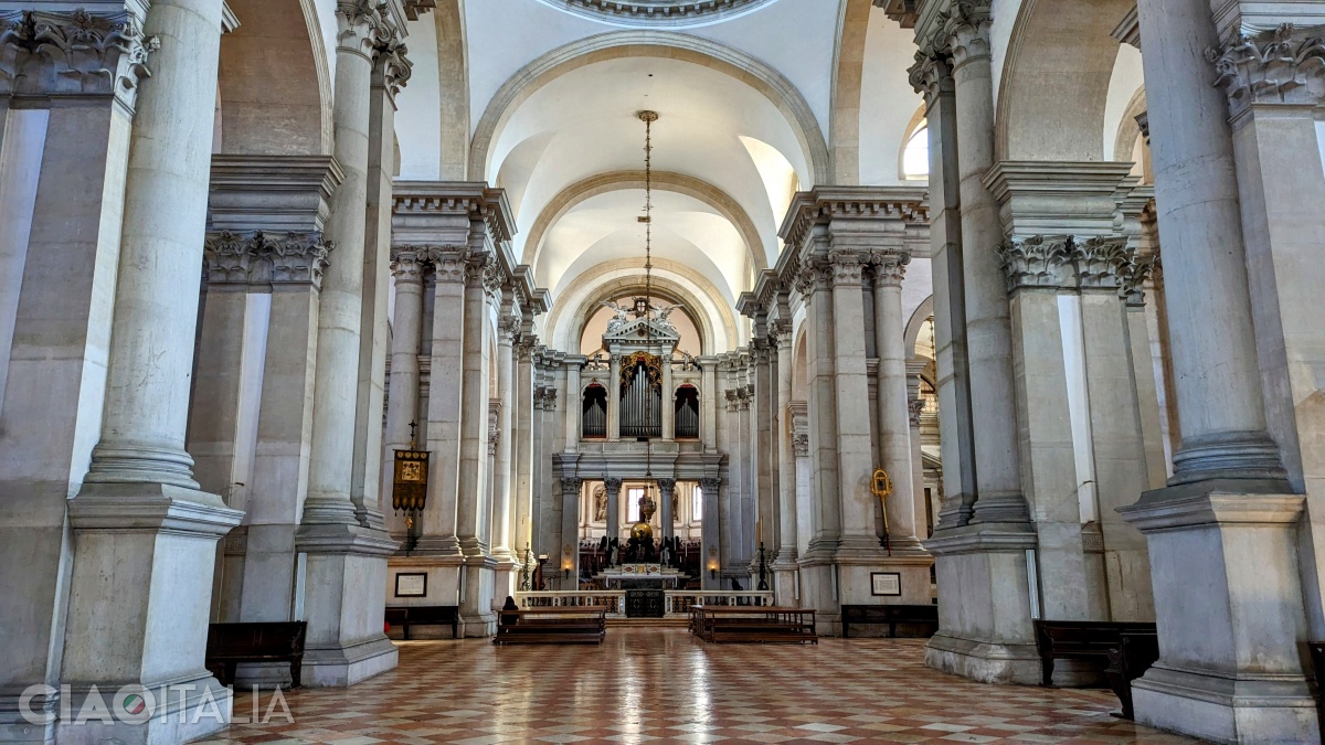 Interiorul Bisericii San Giorgio Maggiore