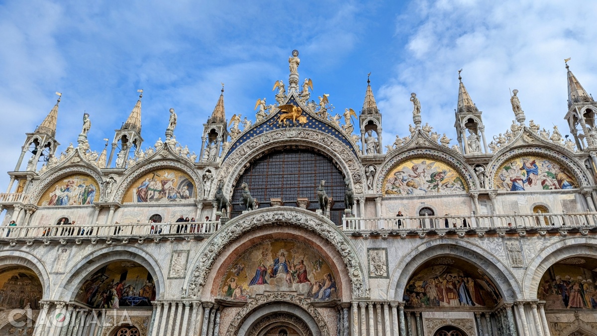 Bazilica San Marco este una dintre cele mai faimoase biserici ale lumii.