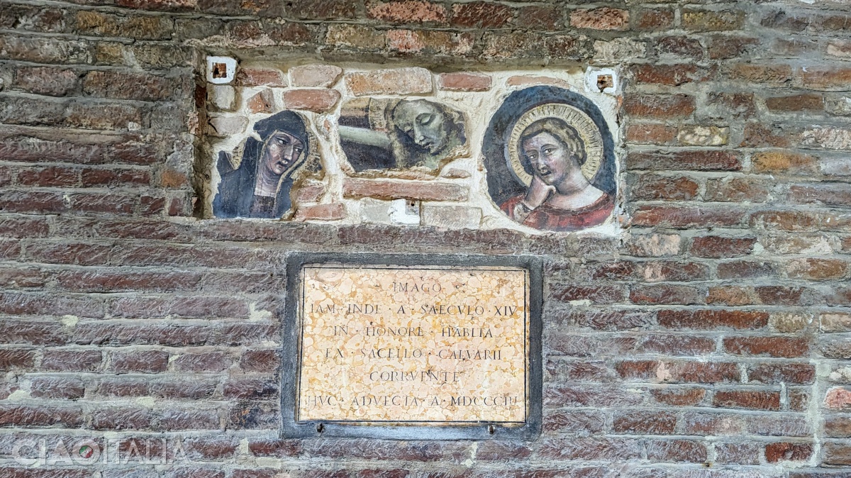 Resturi de frescă reprezentându-i pe Iisus, Fecioara Maria și Sf. Ioan Botezătorul
