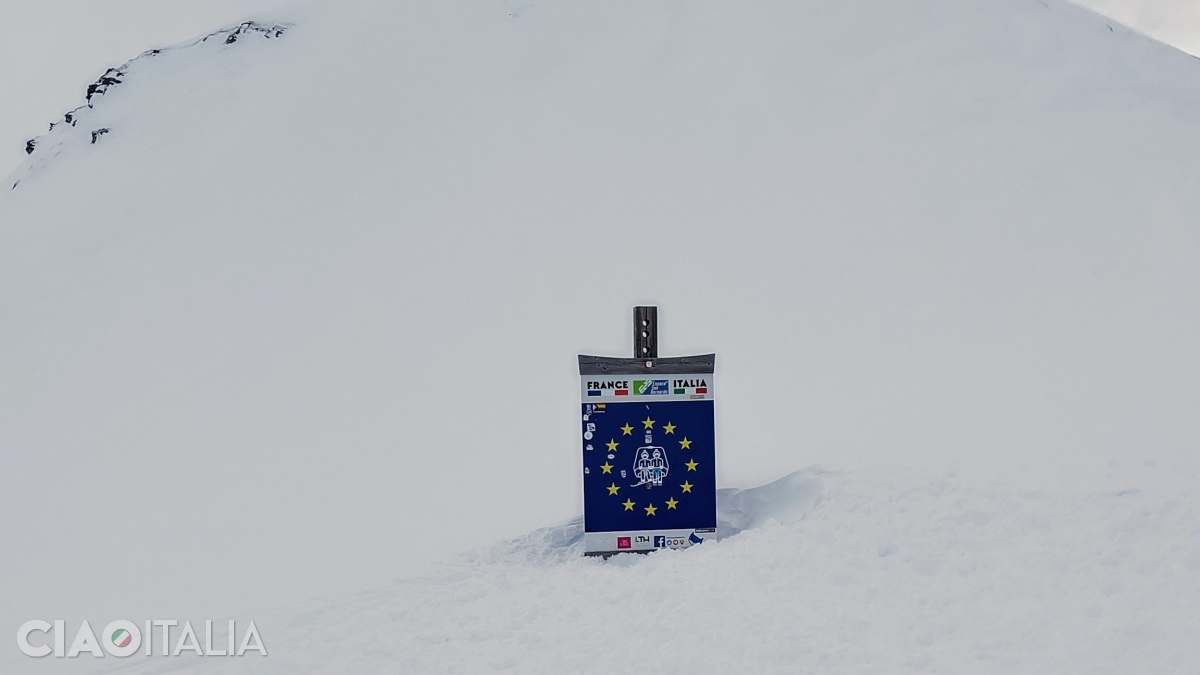 Schi la granița dintre Italia și Franța