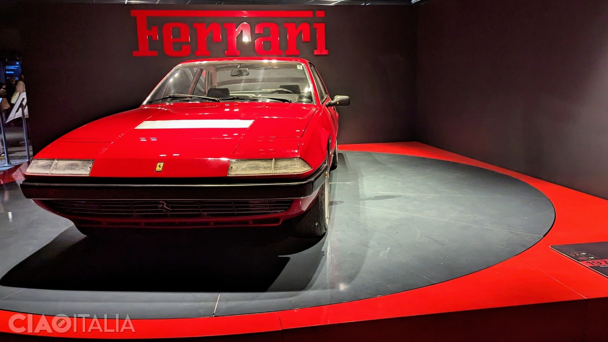 Ferrari 365 GT4 2+2 (1973)