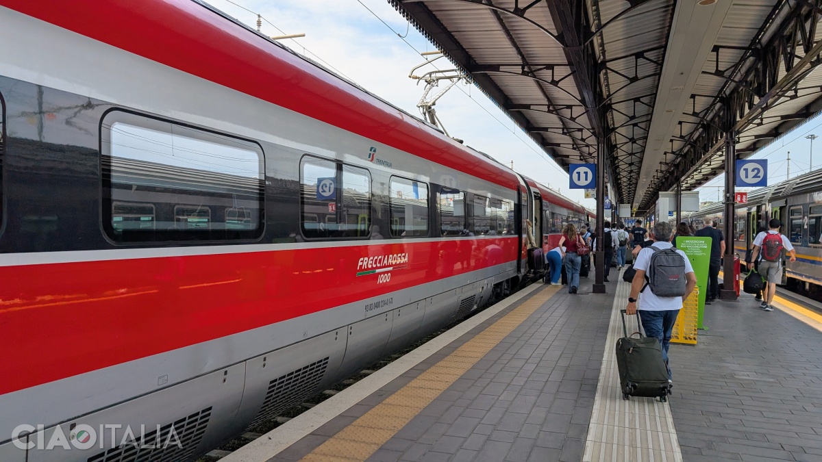 Frecciarossa sunt trenurile cele mai rapide ale companiei de stat Trenitalia.