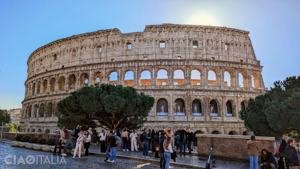 Colosseum văzut dinspre Rione Monti