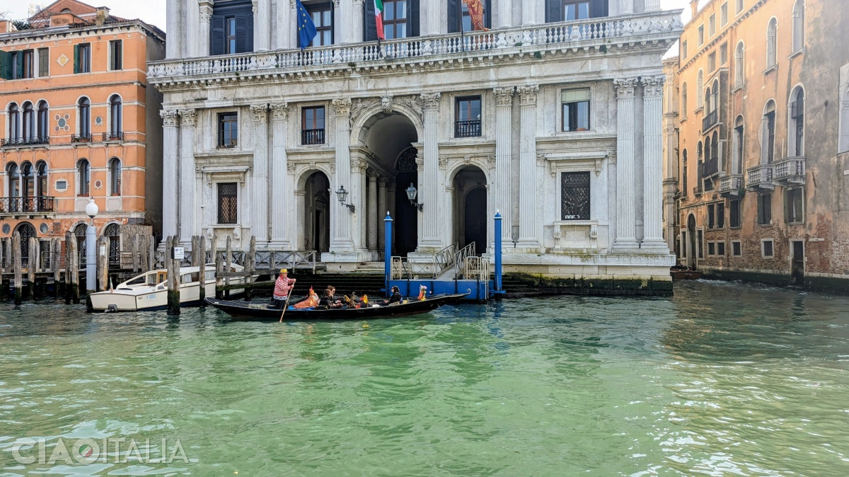 Intrarea &icirc;n Palazzo Grimani