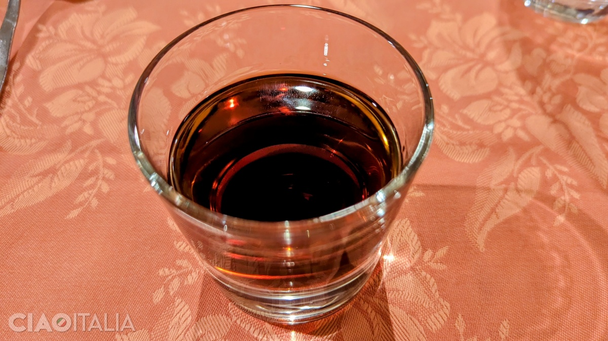 La sfârșitul meselor torinezii beau un pahar de Amaro San Simone.