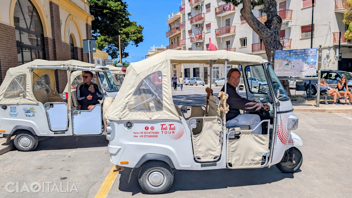 O altă variantă de a vedea Polignano este cu un Ape Calessino.