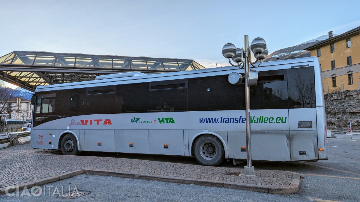 Autobuzele VITA leagă aeroportul din Torino cu principalele localități din Valea Aosta.