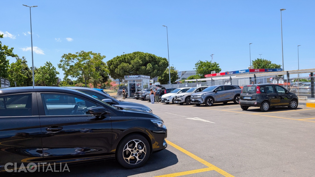 Parcarea de rent a car de la aeroportul din Bari