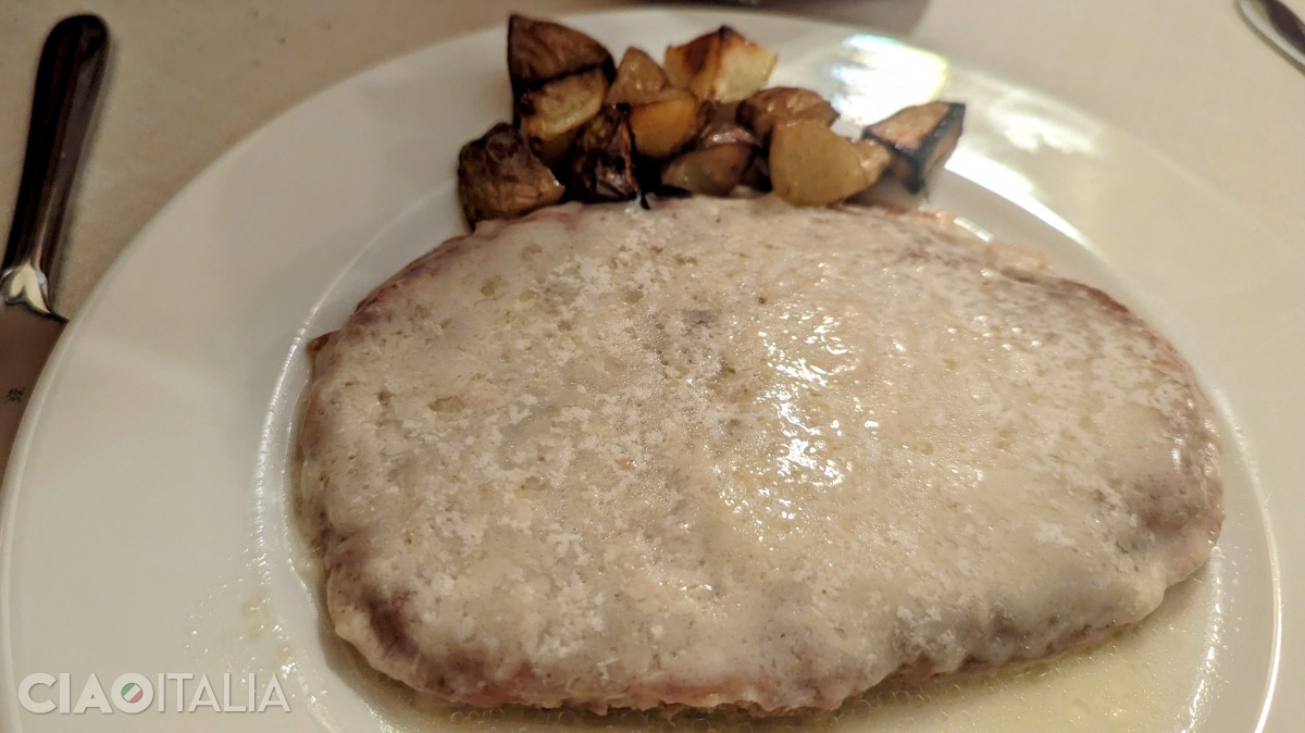 Cotoletta alla bolognese