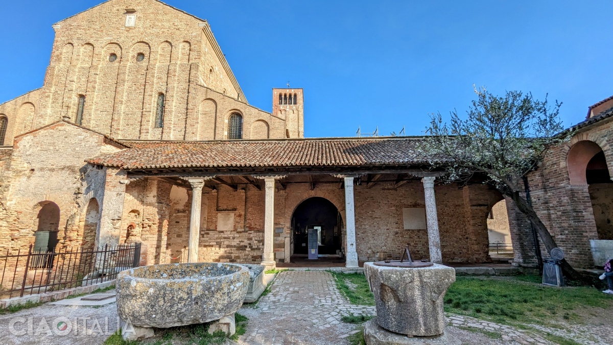 Bazilica Santa Maria Assunta din Torcello are o istorie de peste 1000 de ani.
