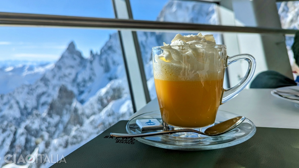 Bombardino cu vedere la Mont Blanc