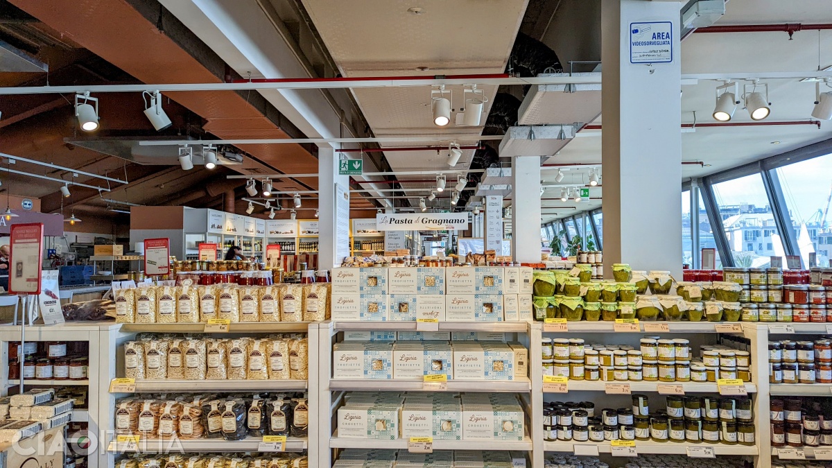 Răsfață-te cu produse locale delicioase la Eataly Genova!