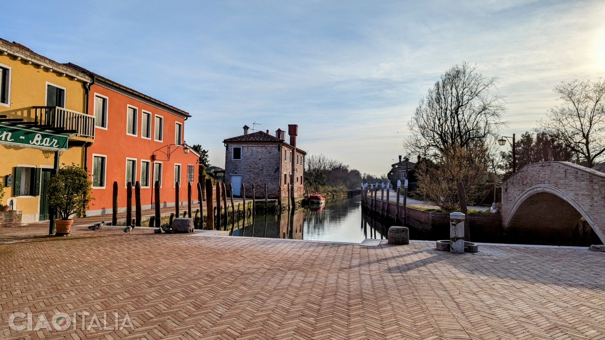 Podul Santa Maria și piața nouă din Torcello