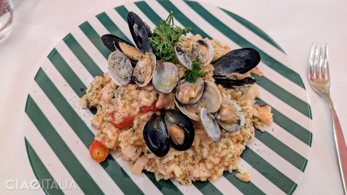 Dacă &icirc;ți dorești un risotto, caută-l &icirc;n meniu &icirc;n secțiunea "Primi".