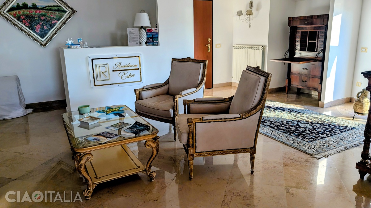 Interiorul este luxos și elegant.