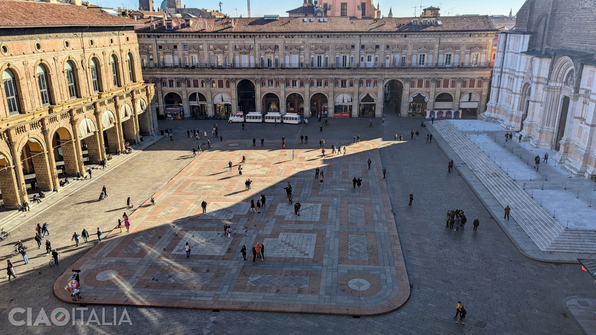 Piazza Maggiore văzută de sus