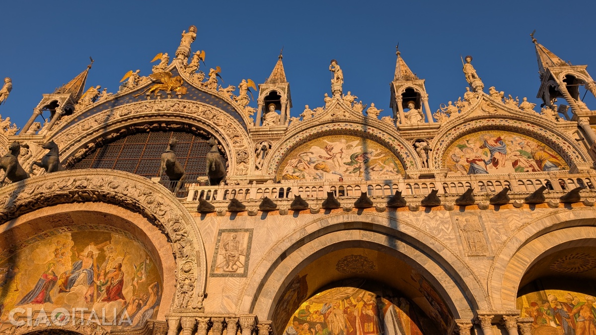 Bazilica San Marco în lumina apusului