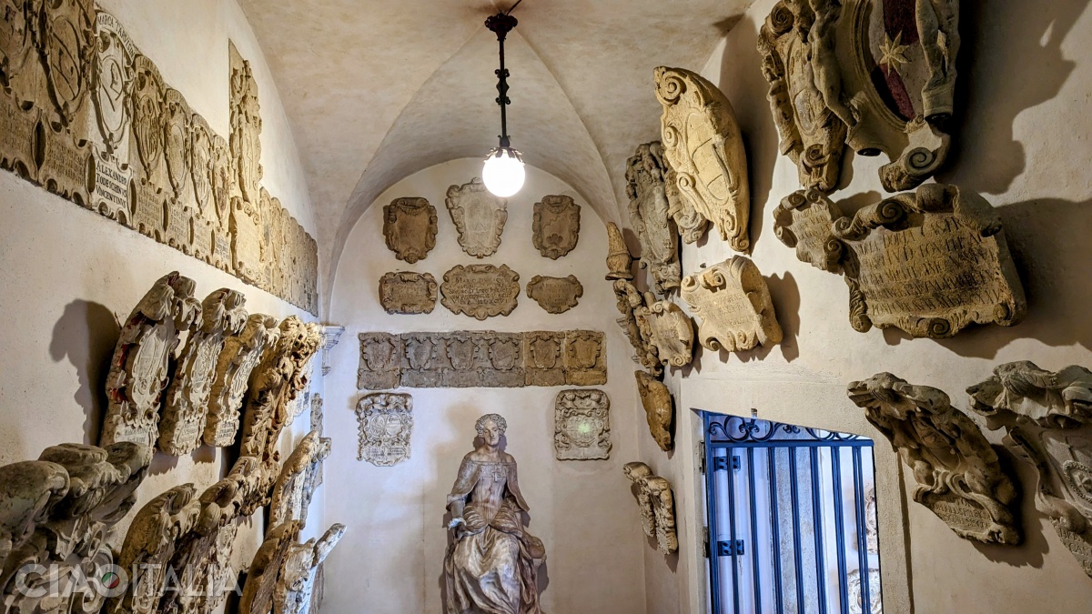 Elena Corner a fost prima femeie din lume care a absolvit o facultate.