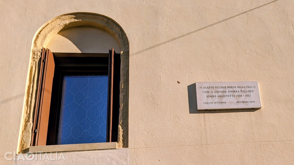 &Icirc;ntr-una dintre casele din apropiere s-a născut arhitectul Andrea Palladio.