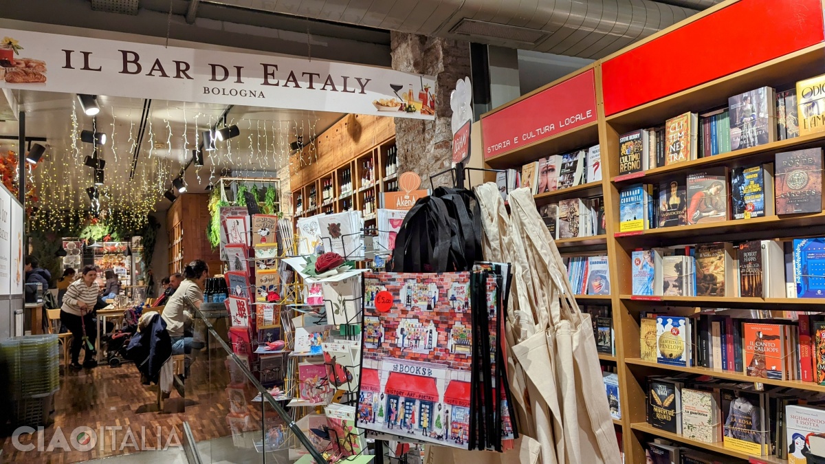 Coop Ambasciatori este o librărie în care se găsesc restaurante Eataly.