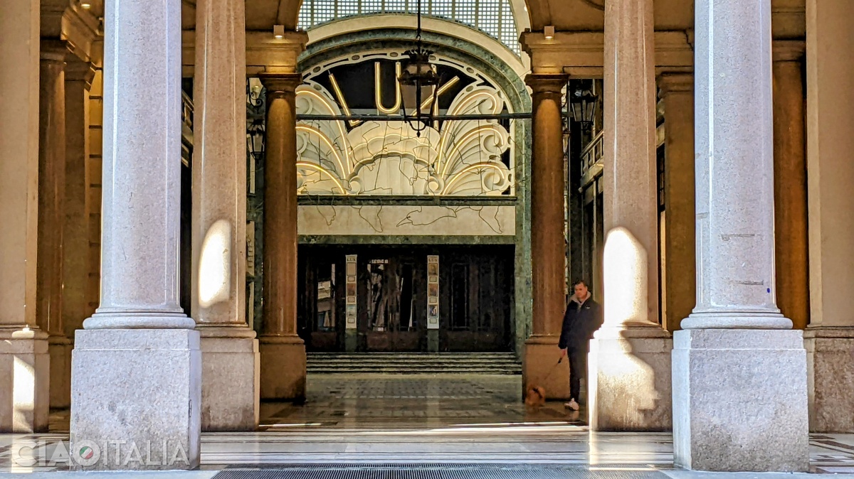 În Galleria San Federico se află Cinema Lux, unul dintre cele mai vechi cinematografe din Torino.