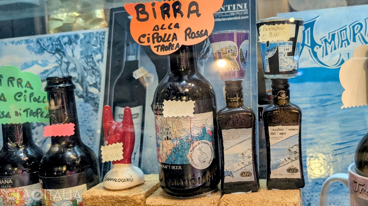 În Tropea poți încerca berea cu...ceapă roșie.