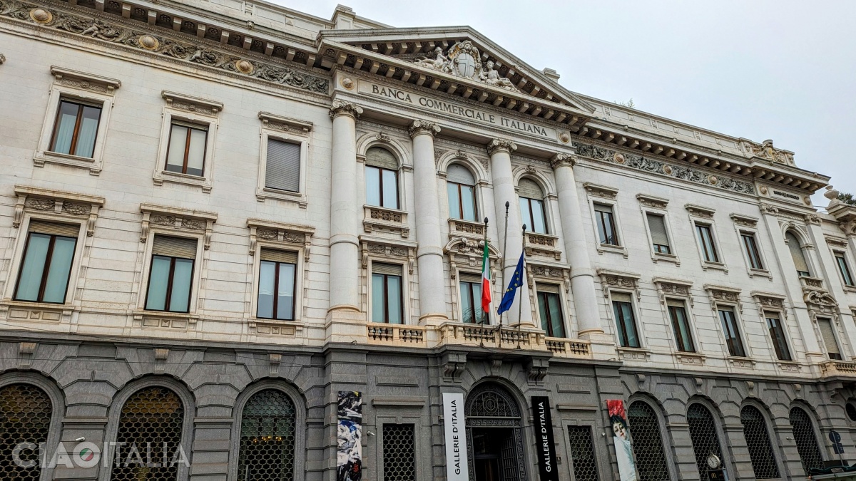 În Palatul Băncii Comerciane Italiene se află astăzi Gallerie d'Italia.
