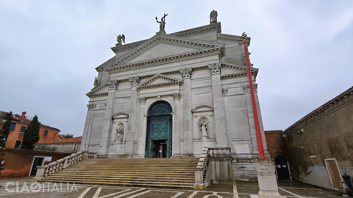 Biserica Santissimo Redentore a fost proiectată de Palladio.