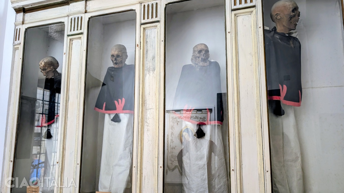 Capela mumiilor din Biserica Santa Maria del Suffragio