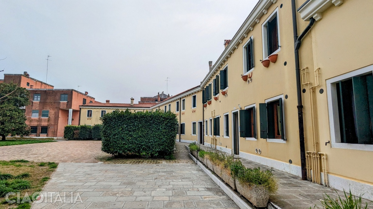 Alberghiera Venezia are mai multe corpuri de clădire și se află într-o zonă liniștită a Veneției.