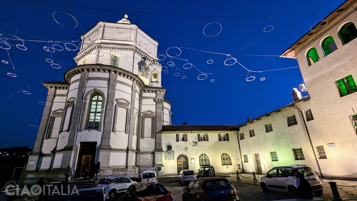 Biserica Santa Maria Del Monte și Muzeul Munților Duca degli Abbruzzi