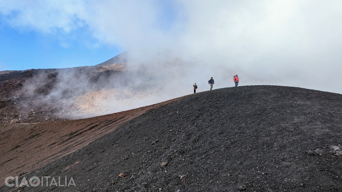 Pe Etna vremea este imprevizibilă și se poate schimba pe neașteptate.