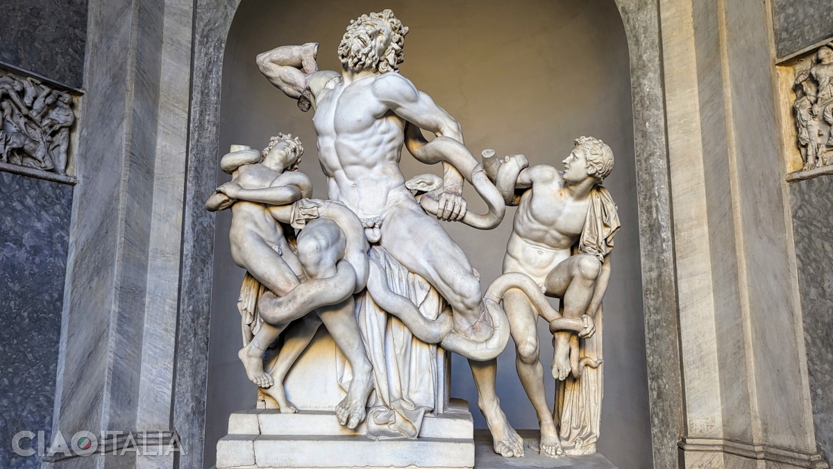 Sculptura datează din sec. I î.Hr. și îl arată pe preotul troian Laocoon ucis, împreună cu fiii săi, de doi șerpi marini trimiși de zei.